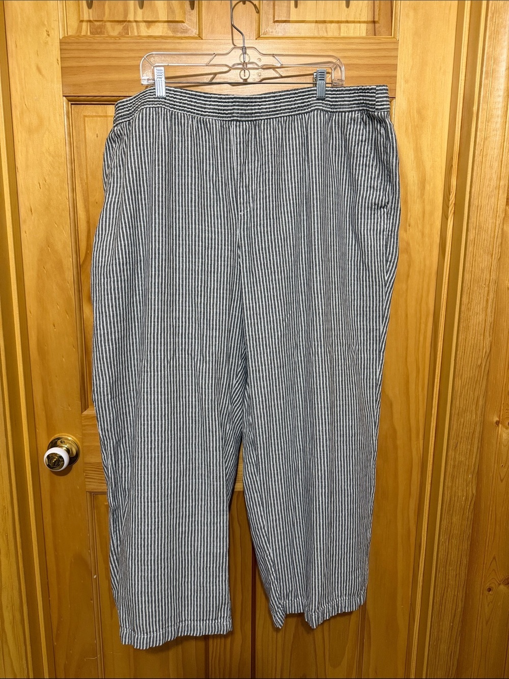 Old Navy Gray & White Vertical-Stripe Wide-Leg High Rise Pants, Plus Size XXL